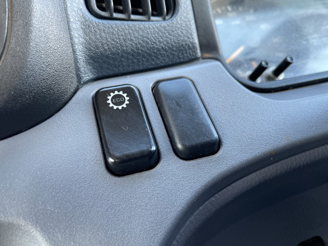 三菱ふそうキャンター平ボディ小型（2t・3t）[写真35]