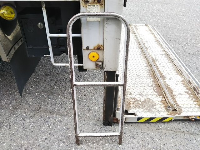 三菱ふそうファイターアルミバン中型（4t）[写真16]