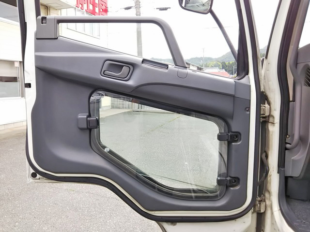 三菱ふそうファイターアルミバン中型（4t）[写真29]