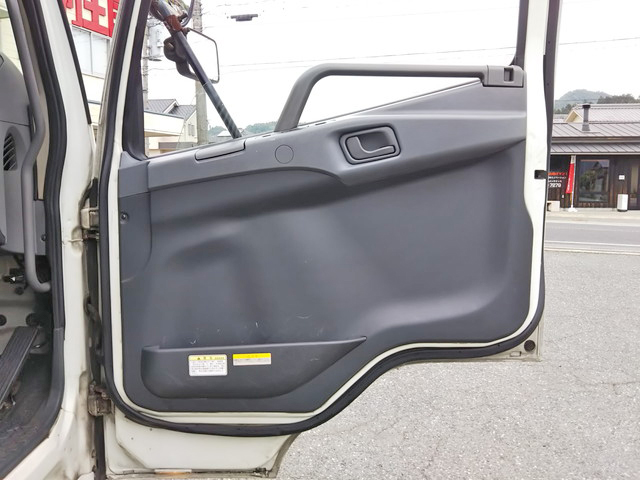 三菱ふそうファイターアルミバン中型（4t）[写真30]