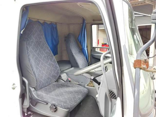三菱ふそうファイターアルミバン中型（4t）[写真31]
