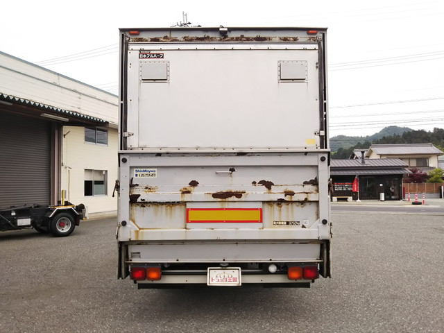 三菱ふそうファイターアルミバン中型（4t）[写真09]