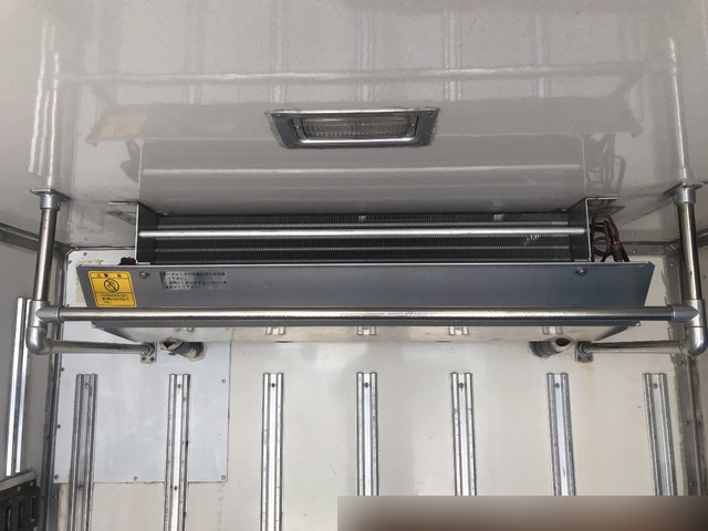 いすゞエルフ冷凍車（冷蔵車）小型（2t・3t）[写真10]