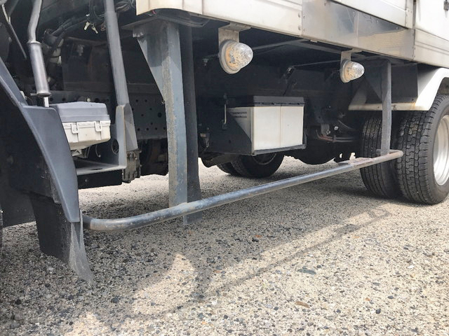 いすゞエルフ冷凍車（冷蔵車）小型（2t・3t）[写真18]