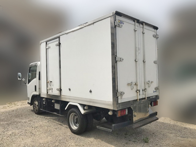 いすゞエルフ冷凍車（冷蔵車）小型（2t・3t）[写真02]