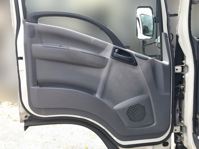 いすゞエルフ冷凍車（冷蔵車）小型（2t・3t）[写真26]