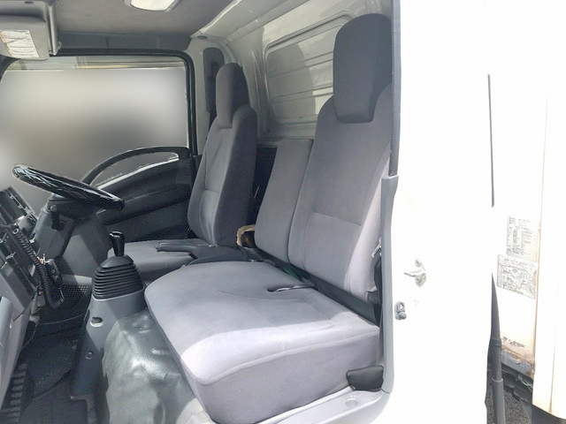 いすゞエルフ冷凍車（冷蔵車）小型（2t・3t）[写真28]