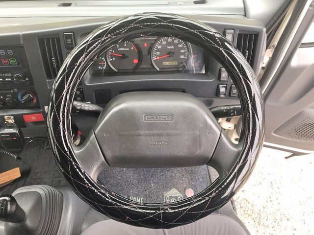 いすゞエルフ冷凍車（冷蔵車）小型（2t・3t）[写真35]