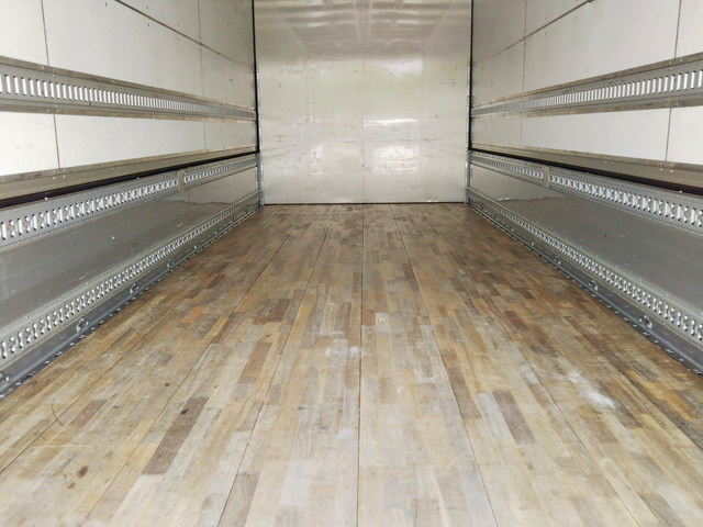 三菱ふそうファイターアルミウイング中型（4t）[写真12]