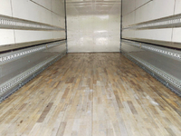 三菱ふそうファイターアルミウイング中型（4t）[写真12]