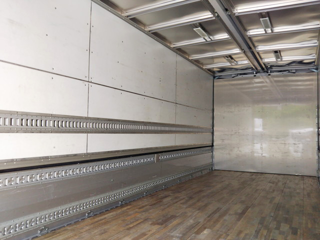 三菱ふそうファイターアルミウイング中型（4t）[写真13]