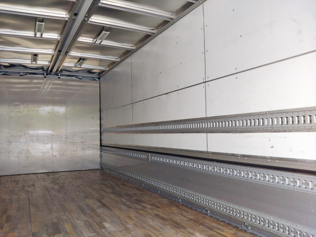 三菱ふそうファイターアルミウイング中型（4t）[写真14]