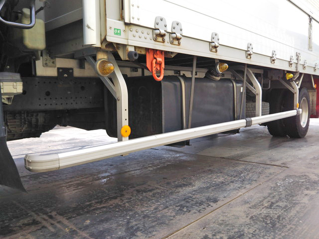 いすゞフォワードアルミウイング中型（4t）[写真17]