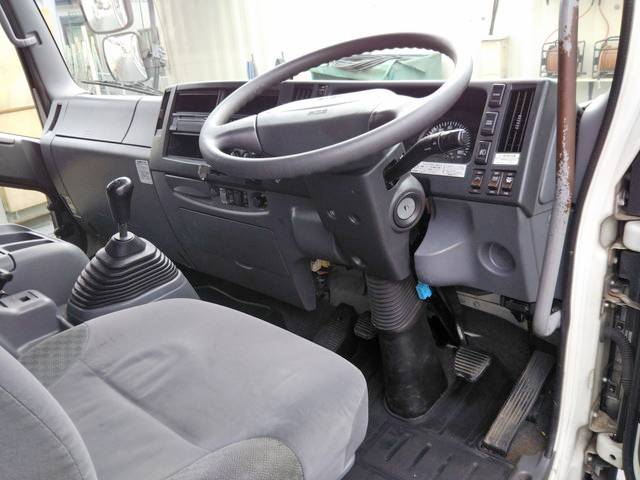 いすゞフォワードアルミウイング中型（4t）[写真30]