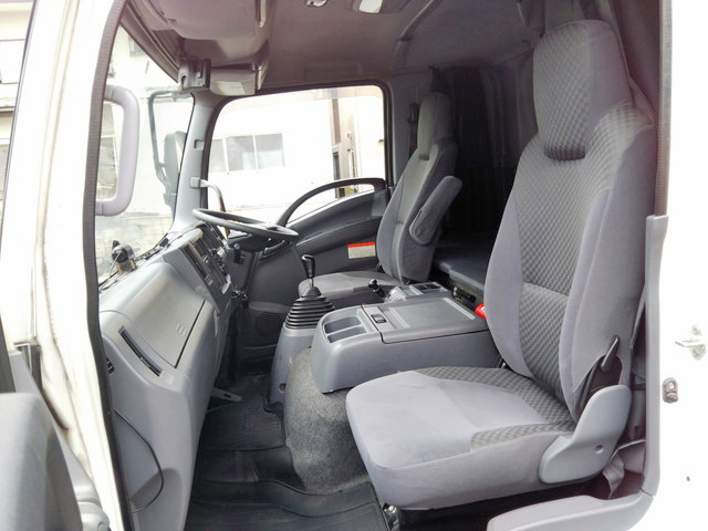 いすゞフォワードアルミウイング中型（4t）[写真31]