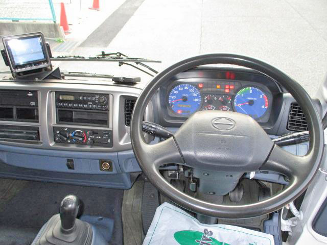 日野レンジャーアルミウイング中型（4t）[写真30]