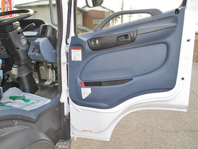 日野レンジャーアルミウイング中型（4t）[写真35]