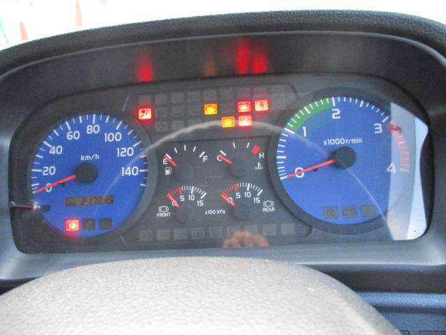 日野レンジャーアルミウイング中型（4t）[写真38]