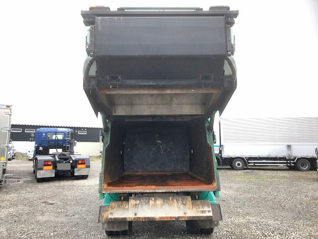 いすゞエルフパッカー車（塵芥車）小型（2t・3t）[写真12]