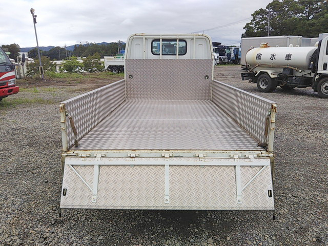 三菱ふそうキャンターガッツ平ボディ小型（2t・3t）[写真12]
