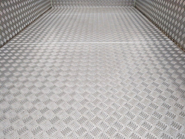 三菱ふそうキャンターガッツ平ボディ小型（2t・3t）[写真14]