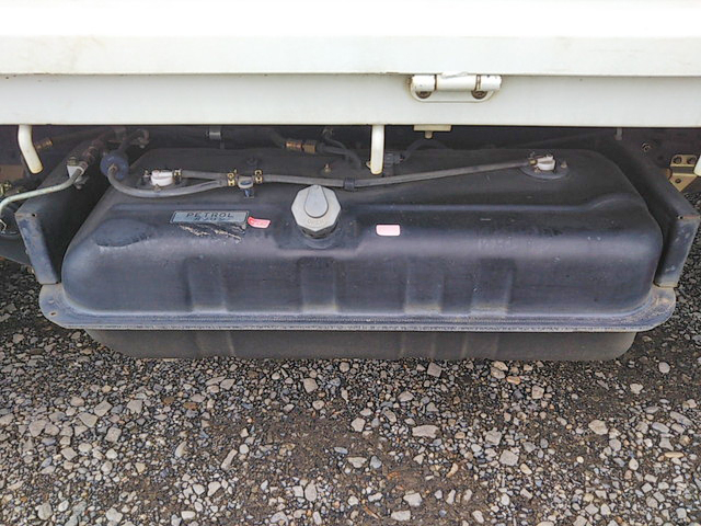 三菱ふそうキャンターガッツ平ボディ小型（2t・3t）[写真20]