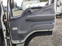 三菱ふそうキャンターガッツ平ボディ小型（2t・3t）[写真30]