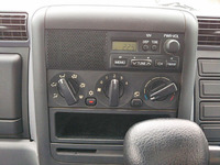 三菱ふそうキャンターガッツ平ボディ小型（2t・3t）[写真37]