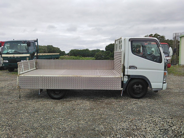 三菱ふそうキャンターガッツ平ボディ小型（2t・3t）[写真08]