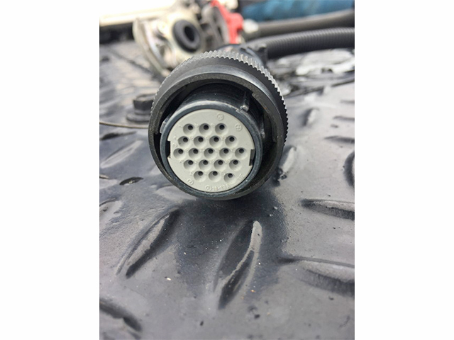 日野プロフィアトレーラーヘッド（トラクターヘッド）大型（10t）[写真12]