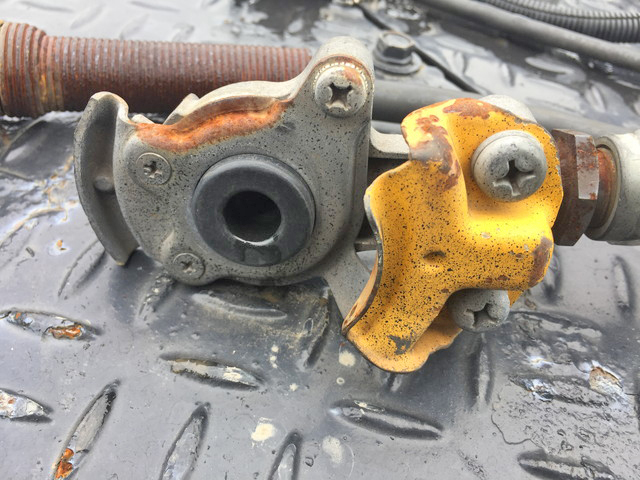 日野プロフィアトレーラーヘッド（トラクターヘッド）大型（10t）[写真15]