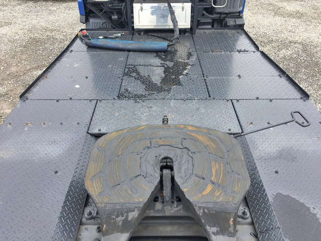 日野プロフィアトレーラーヘッド（トラクターヘッド）大型（10t）[写真16]