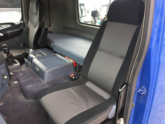 日野プロフィアトレーラーヘッド（トラクターヘッド）大型（10t）[写真30]