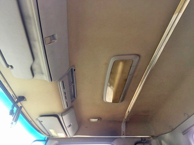 日野プロフィアトレーラーヘッド（トラクターヘッド）大型（10t）[写真32]