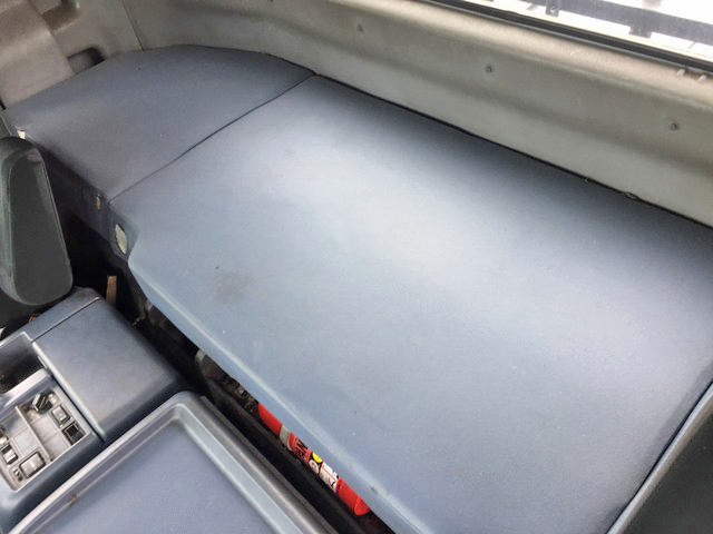 日野プロフィアトレーラーヘッド（トラクターヘッド）大型（10t）[写真33]