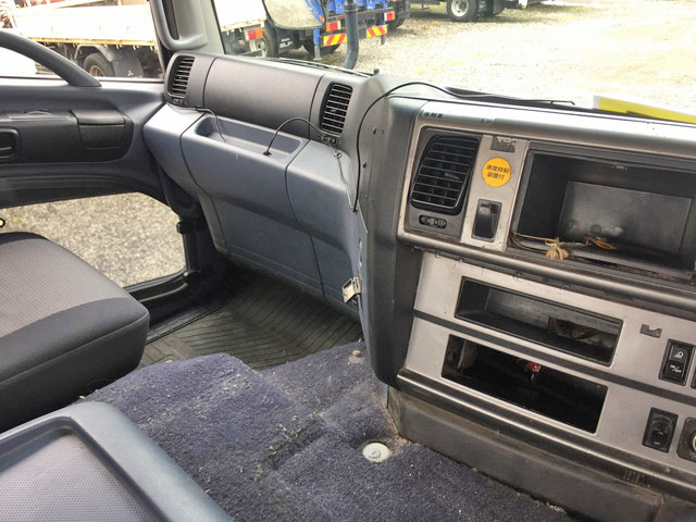 日野プロフィアトレーラーヘッド（トラクターヘッド）大型（10t）[写真34]