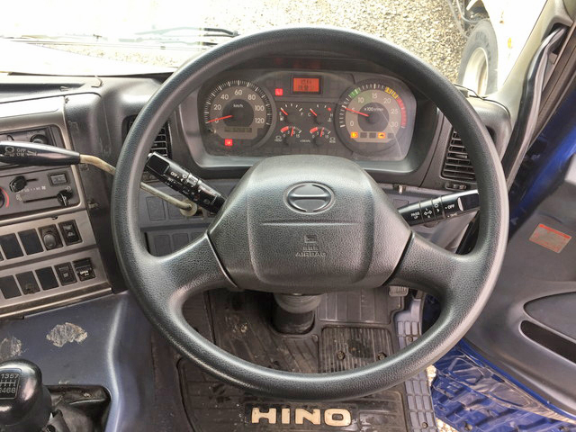 日野プロフィアトレーラーヘッド（トラクターヘッド）大型（10t）[写真36]