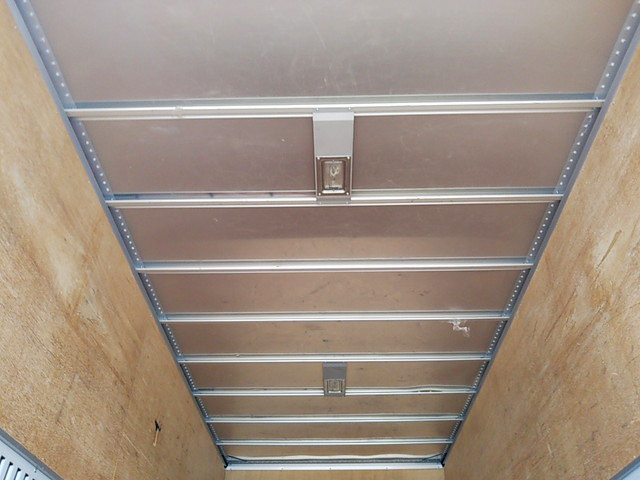 いすゞエルフアルミバン小型（2t・3t）[写真15]