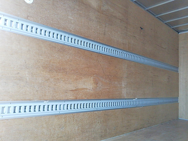 いすゞエルフアルミバン小型（2t・3t）[写真16]