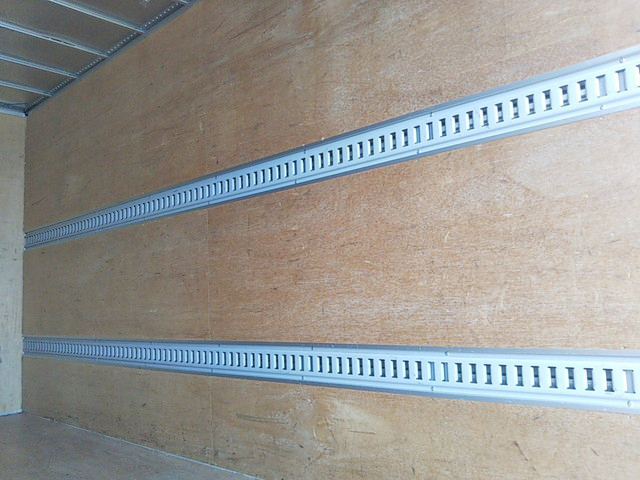 いすゞエルフアルミバン小型（2t・3t）[写真17]