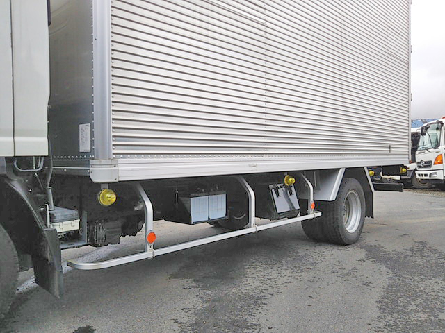 いすゞエルフアルミバン小型（2t・3t）[写真19]