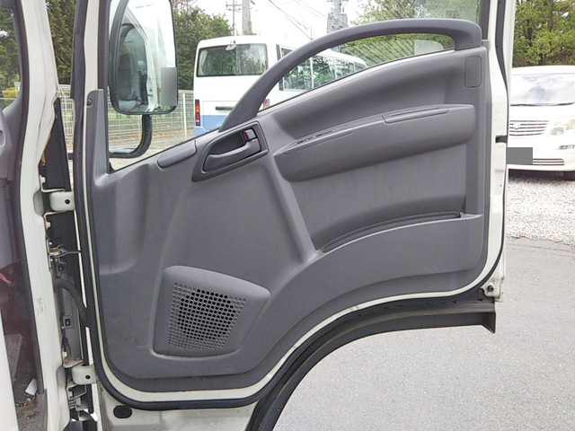 いすゞエルフアルミバン小型（2t・3t）[写真30]