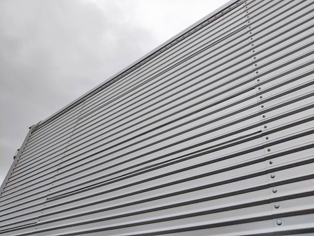 いすゞエルフアルミバン小型（2t・3t）[写真07]