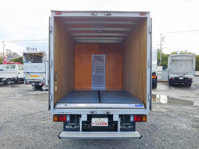 いすゞエルフアルミバン小型（2t・3t）[写真10]
