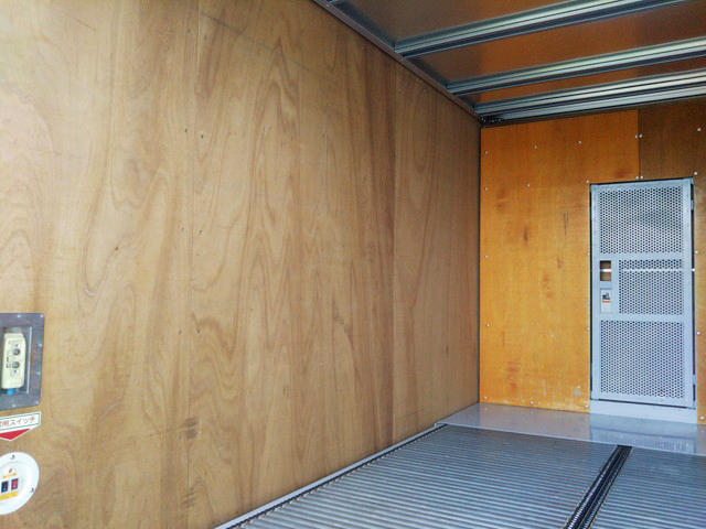 いすゞエルフアルミバン小型（2t・3t）[写真12]