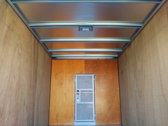 いすゞエルフアルミバン小型（2t・3t）[写真14]