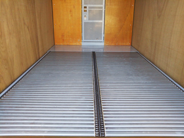 いすゞエルフアルミバン小型（2t・3t）[写真15]