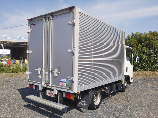 いすゞエルフアルミバン小型（2t・3t）[写真02]