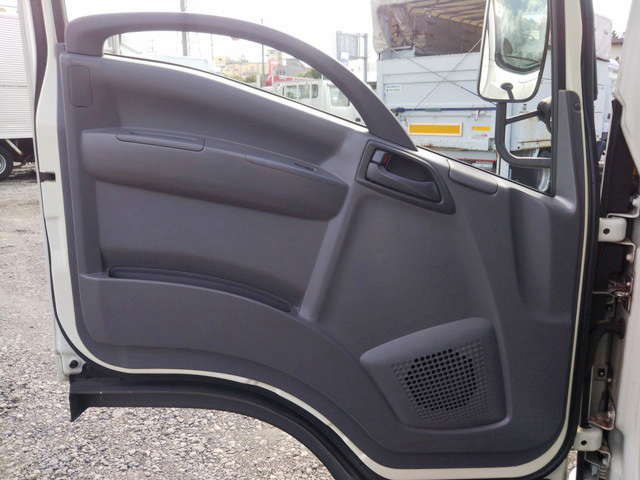 いすゞエルフアルミバン小型（2t・3t）[写真29]