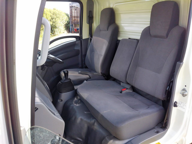 いすゞエルフアルミバン小型（2t・3t）[写真33]